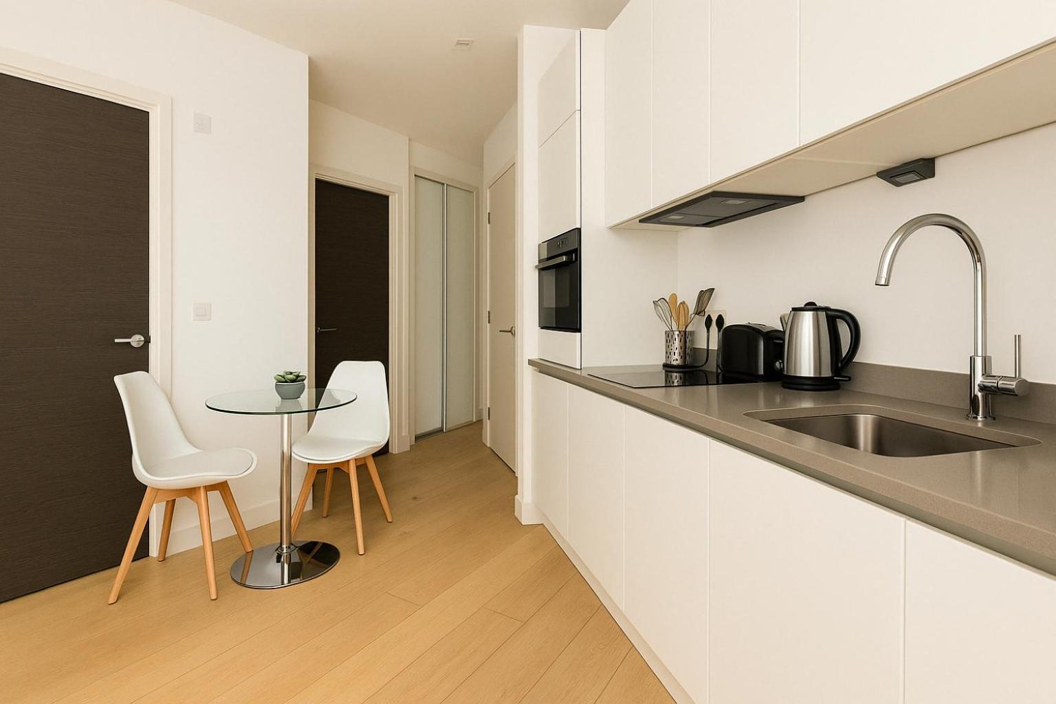 Bright Studio Flat - Walk To River Thames & Kingston Town Surbiton Eksteriør billede