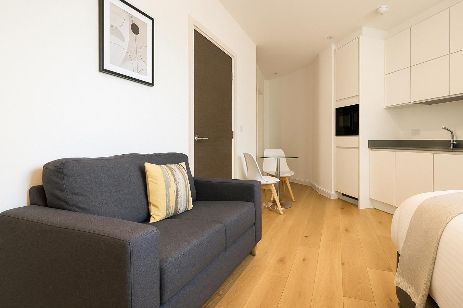 Bright Studio Flat - Walk To River Thames & Kingston Town Surbiton Eksteriør billede
